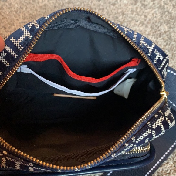 Tommy Hilfiger Fanny Pack - Picture 5 of 16